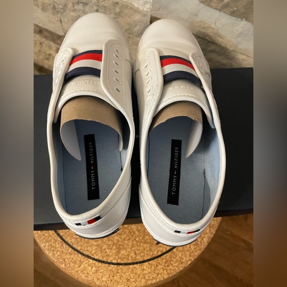 Tommy Hilfiger Women's Anni Slip-On Sneakers Size 7.5 “Like New” - Picture 4 of 5